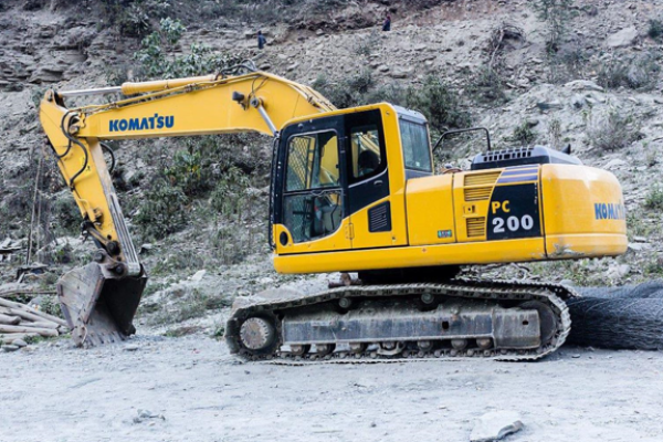 ЭКСКАВАТОР KOMATSU PC 200-8